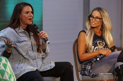 WWE_stars_Lita_and_Trish_Stratus_Picture_by_Liam_McBurneyRAZORPIX.jpg
