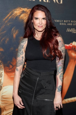 gettyimagesqueenofthering3.jpg