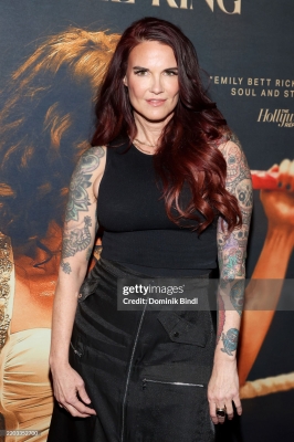gettyimagesqueenofthering4.jpg