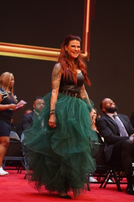 smugmugkimberlasskicksmackhof13.jpg