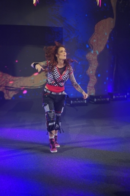 smugmugkimberlasskicksroyalrumble2211.jpg