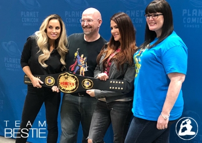 trishstratusplanetcomicon1.jpg