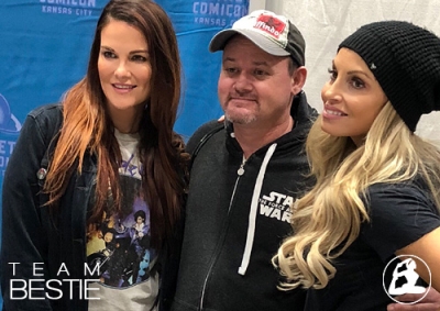 trishstratusplanetcomicon7.jpg