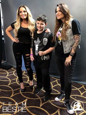 trishstratuswrestlecon182.jpg
