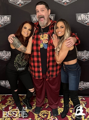trishstratuswrestlecon235.jpg