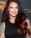 gettyimagesqueenofthering1.jpg