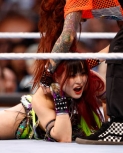 gettyimageswrestlemania3917.jpg