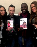 trishstratuslastsigning1.jpg