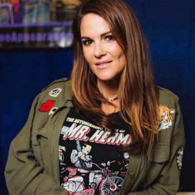 twitteramydumas73.jpg