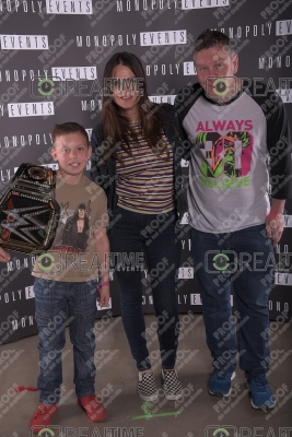 large_dd62d7a37_Studio_1-2382.jpg